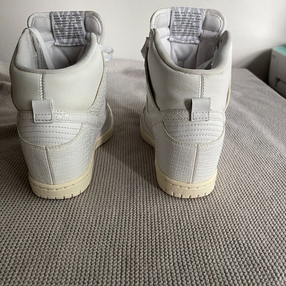 Wmns Nike Dunk Sky High White Croc Print - Size 7.5 - Pre-Owned - Picture 2 of 8